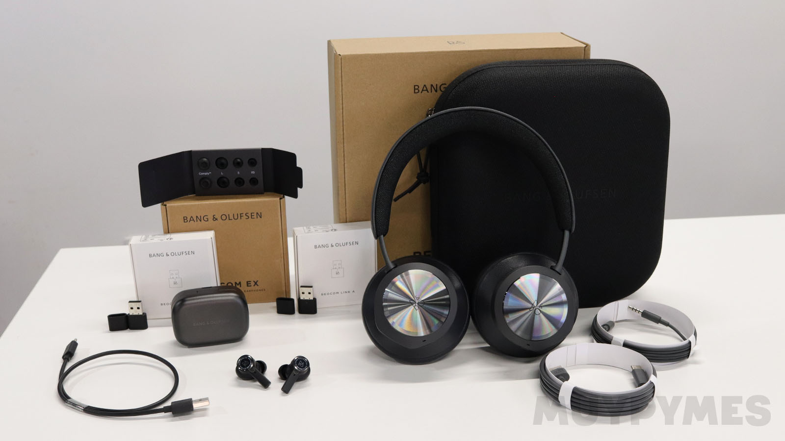 Probamos los nuevos auriculares para el mercado empresarial de Bang &  Olufsen - MuyPymes