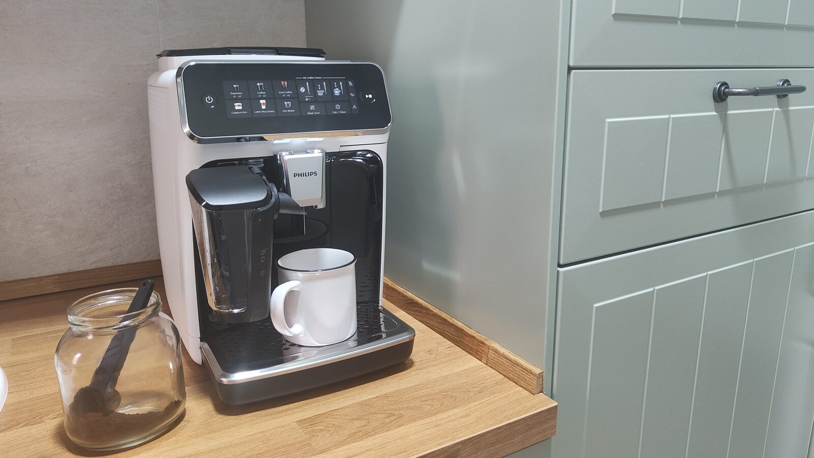 Cafetera espresso Serie 3300 de Philips, ideal para pequeñas oficinas